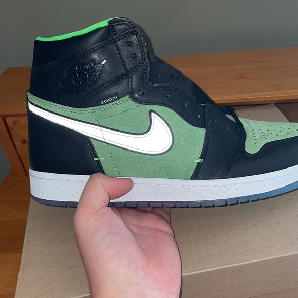 Nike Air Jordans - Picture 5 of 7